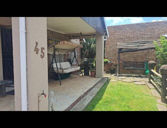 4 BEDROOM HOUSE FOR SALE IN VAN DYK PARK